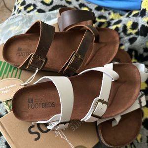 2 pair of White Mountain Footbed Sandals sz 7, fits 6-6.5